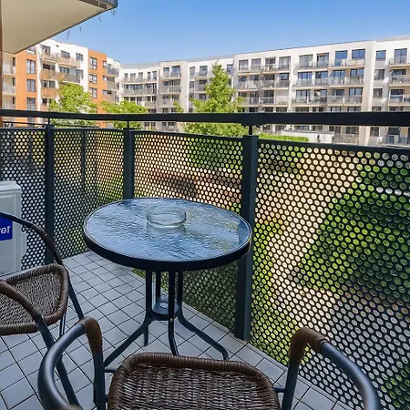 Elegance Prestige Free Garage Netflix Вроцлав