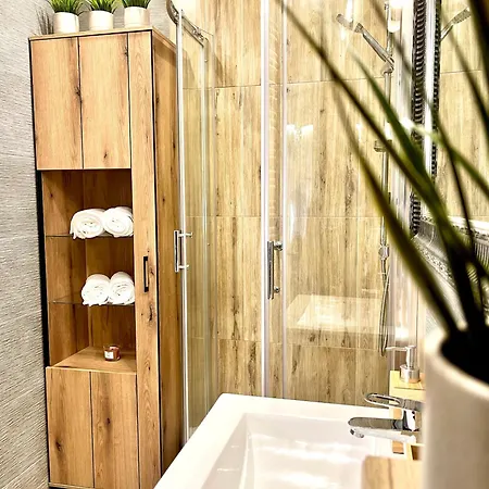 Elegance Prestige Free Garage Netflix