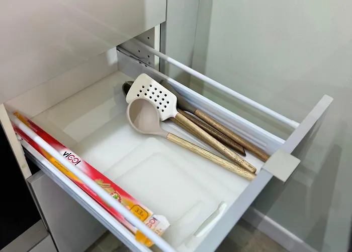 Elegance Prestige Free Garage Netflix Wrocław